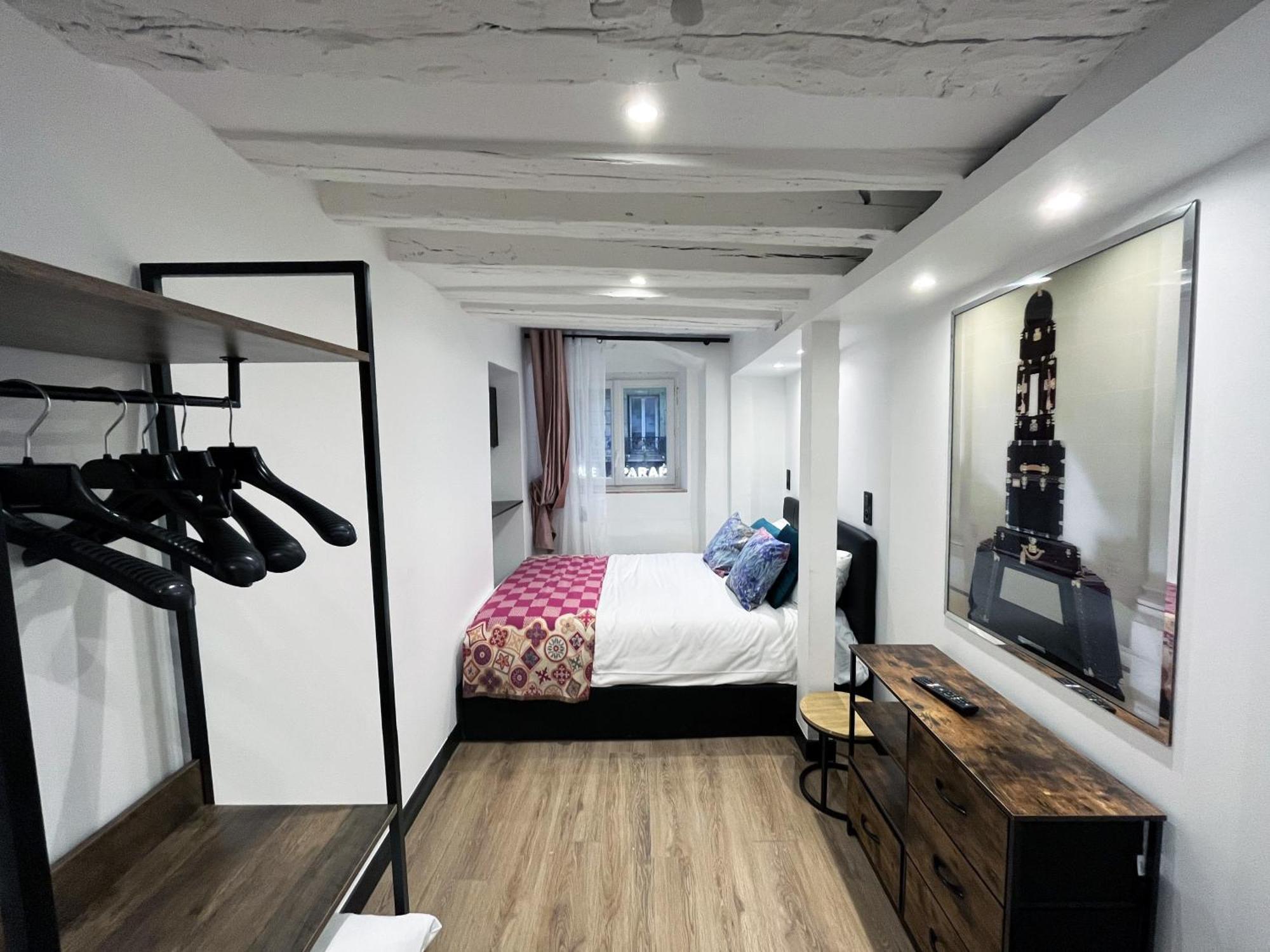 Urban Flat 174 - Vuitton St Denis Apartment Париж Екстериор снимка