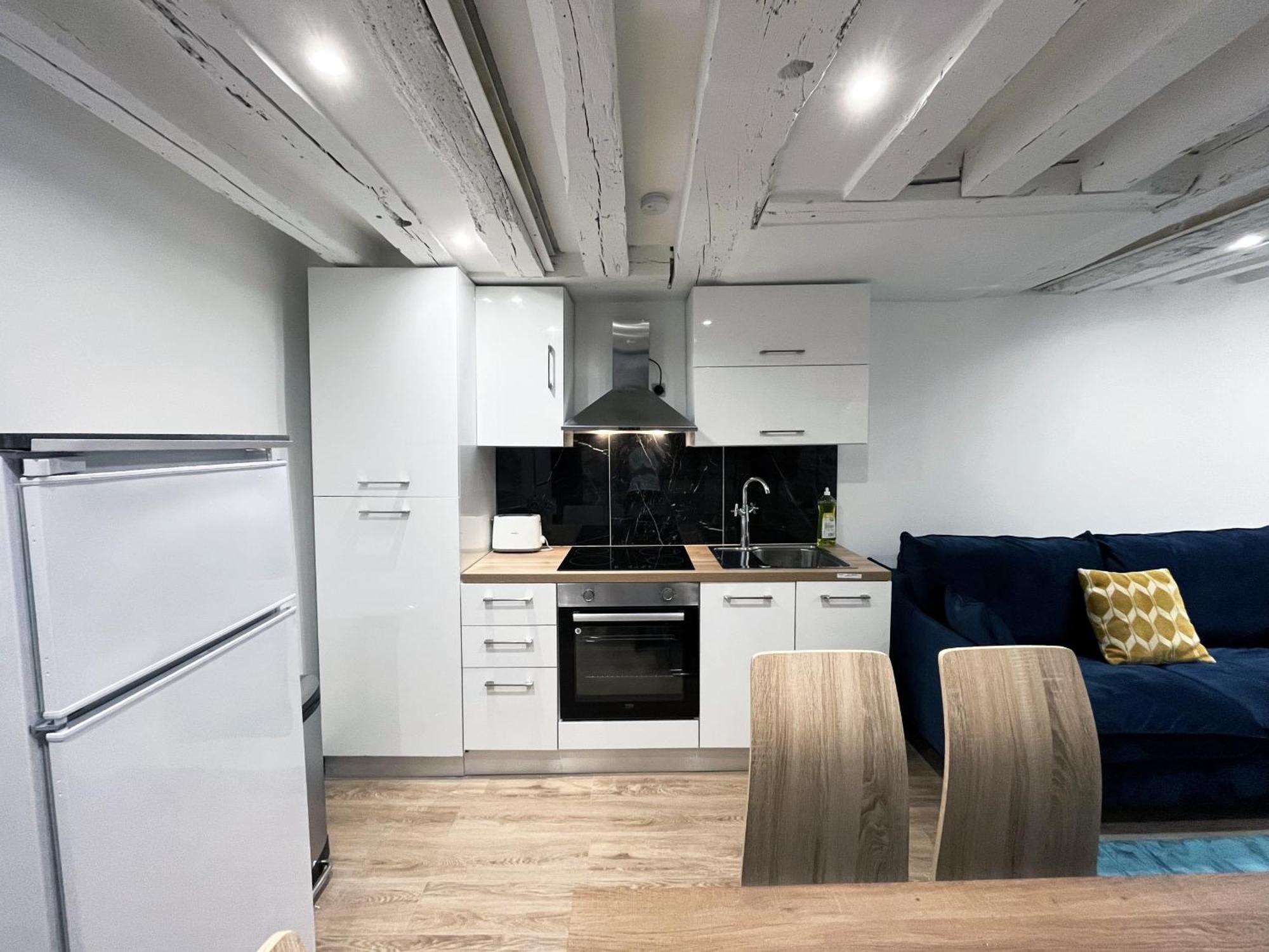 Urban Flat 174 - Vuitton St Denis Apartment Париж Екстериор снимка