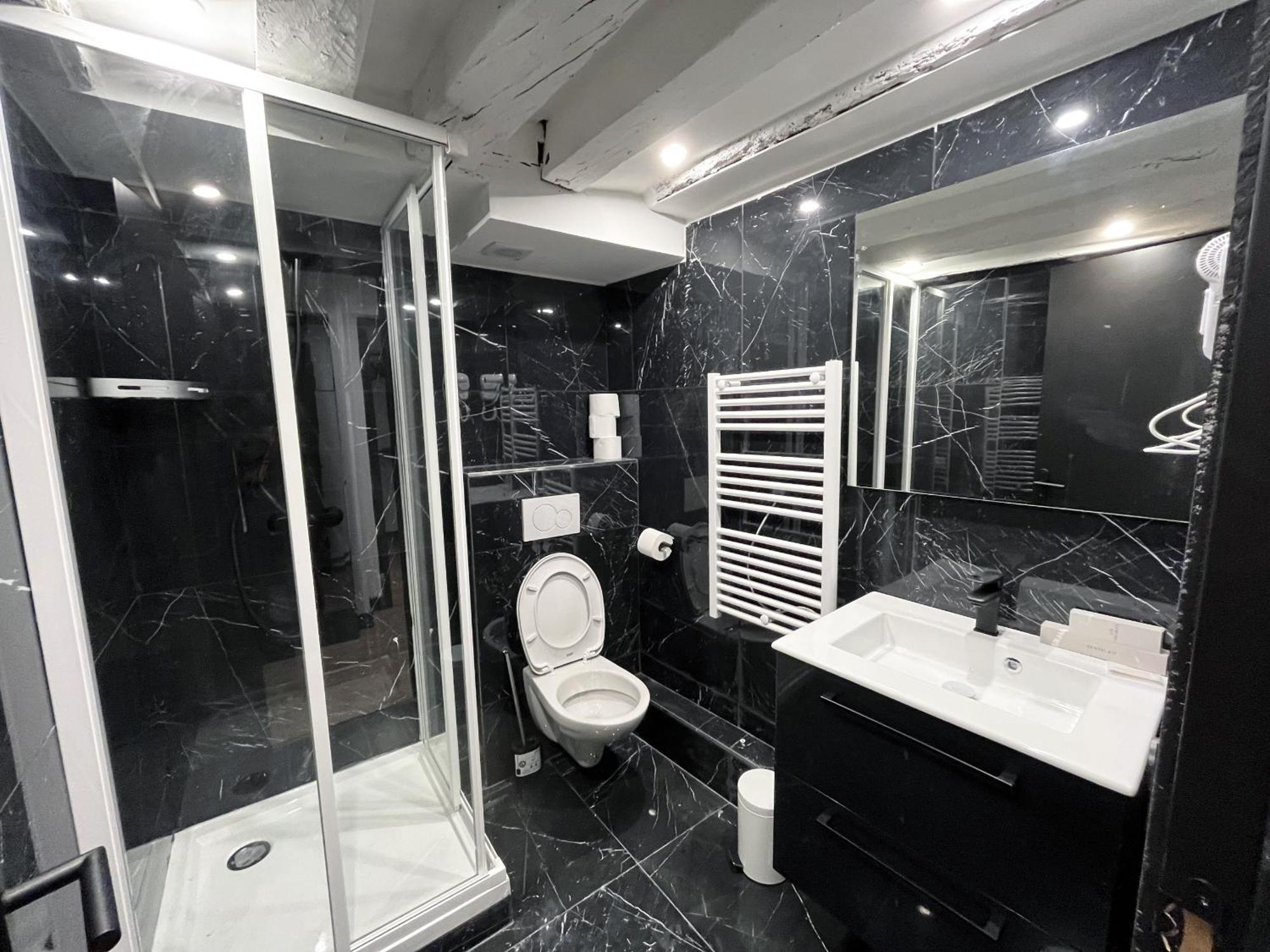 Urban Flat 174 - Vuitton St Denis Apartment Париж Екстериор снимка
